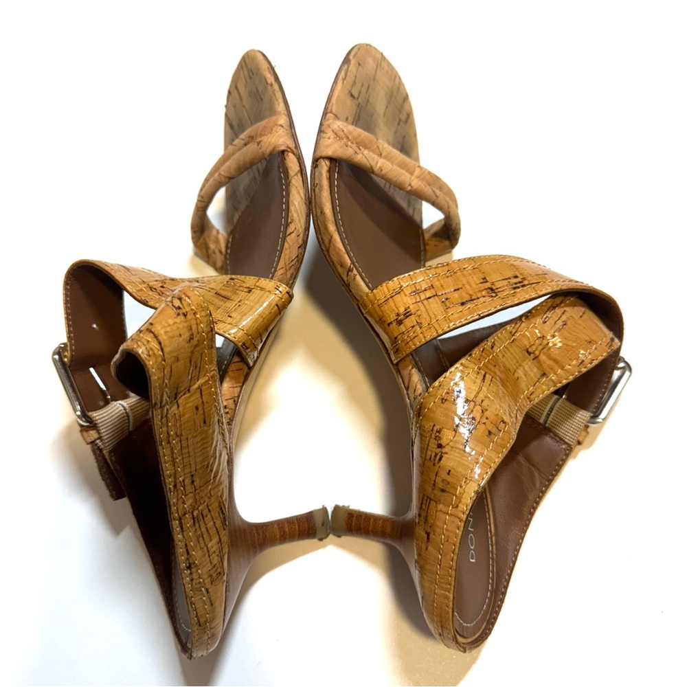 Donald J. Pliner Patent Leather Cork Slip On Kitten Heel Sandals Neutral Size 6 - Picture 9 of 10
